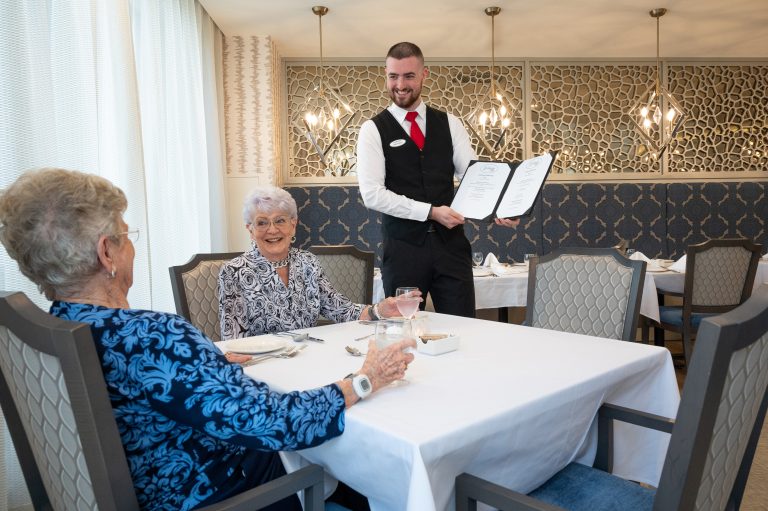 Dining Room Server (Part-Time)